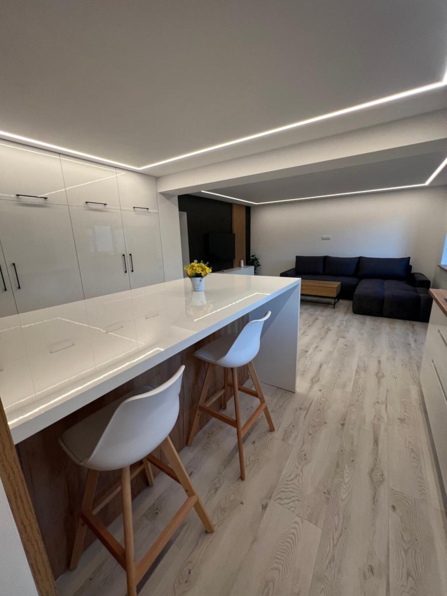 Modern Premium Apartment 1 Targoviste Eksteriør bilde